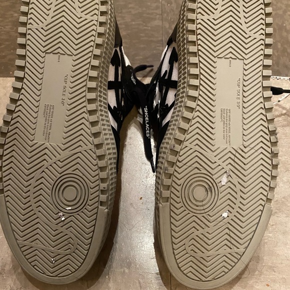 Perfect condition:off white sneakers.(unisex) - Picture 9 of 9